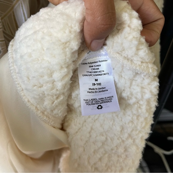 Cream Sherpa Pullover size Medium - Picture 12 of 14